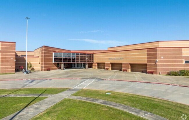 Building Photo - Crescent Drive, Pearland, TX 77584 - 3 BR ...