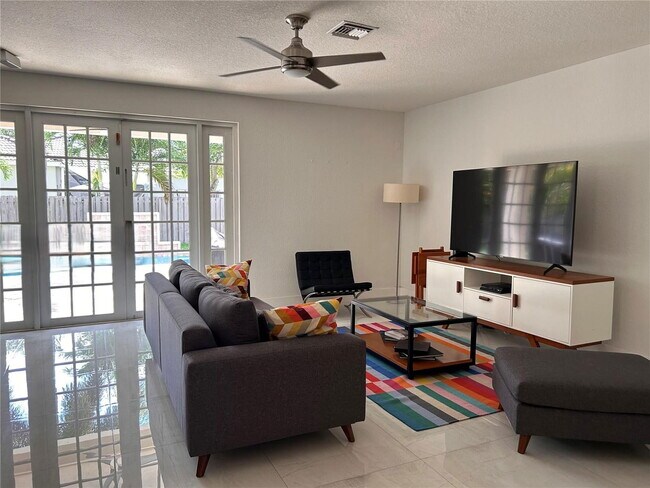 Building Photo - Elm Grove Road, Weston, FL 33327 - 4 BR 3 BA single-family home