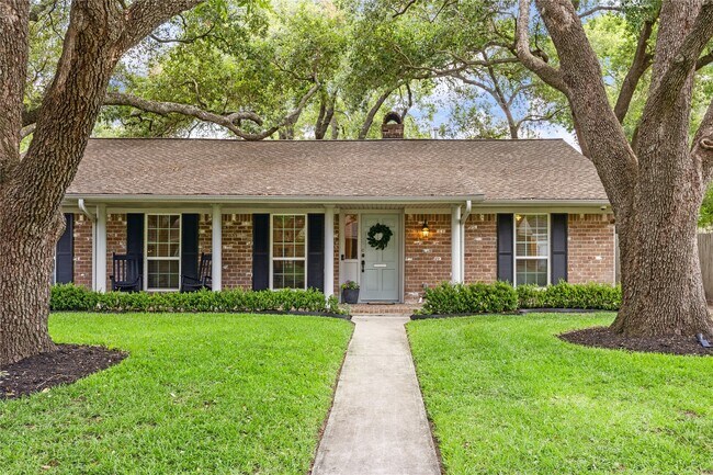 Building Photo - 10714 Piping Rock Ln