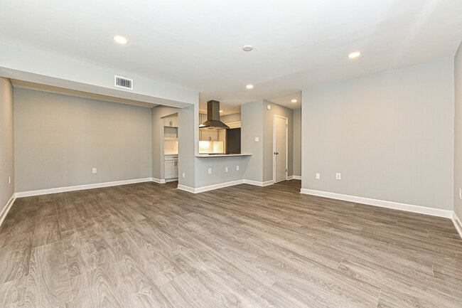 Building Photo - 5020-E Sardis Rd