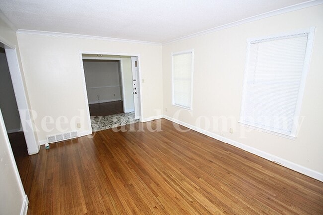 Building Photo - 5072 Cresser St