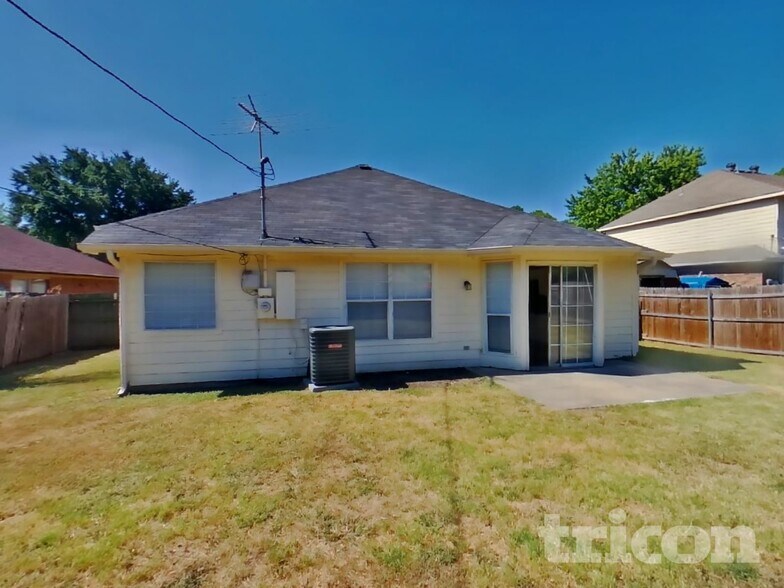 Building Photo - 2329 Belton Dr