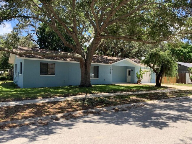 Building Photo - 14597 Vista Ln