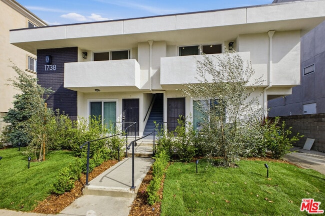 Building Photo - 1738 Colby Ave