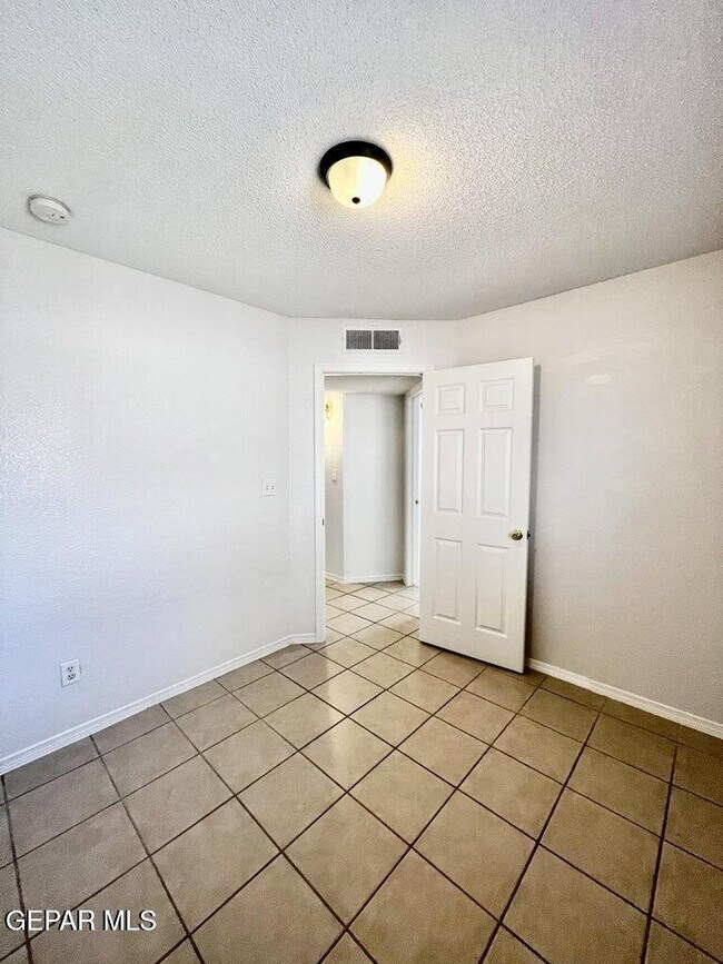 Building Photo - 12752 Tierra Salas Dr