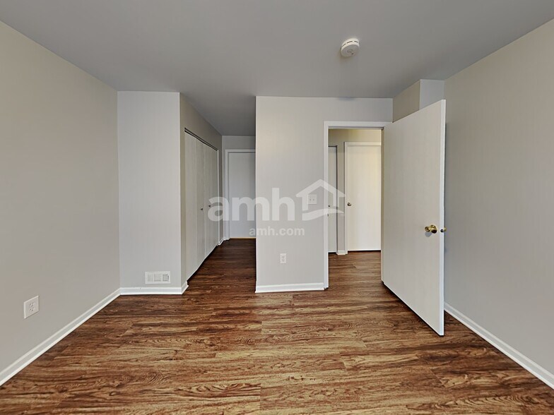 Building Photo - 13804 W Jonesport Ct