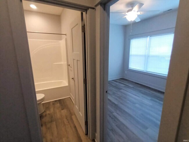 Building Photo - 1231 W Rangeview Cir