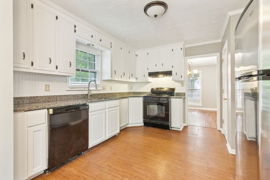 Building Photo - 240 Brandenburgh Cir