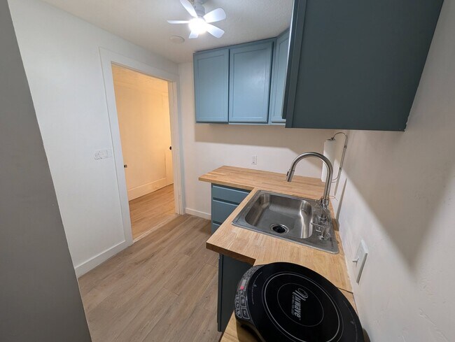 Building Photo - 5206 Hunter Dr