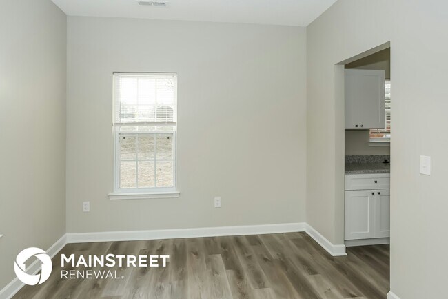 Building Photo - 823 Winthrop Ln