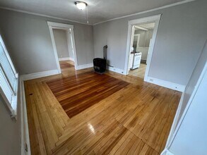 Building Photo - 109 W Rosedale Ave