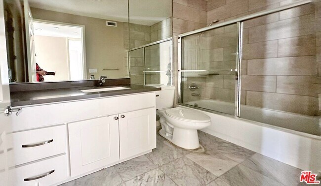 Building Photo - 4100 Wilshire Blvd