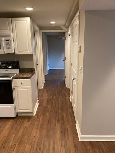 Kitchen - 259 Lisa Ln
