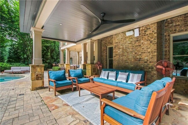 Building Photo - 5265 Peachtree Dunwoody Rd NE