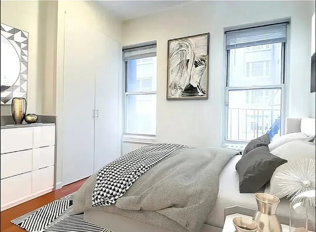 Building Photo - 129 W 56th St