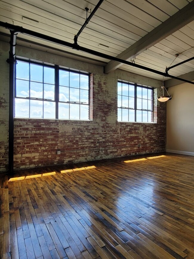 Building Photo - 109 N Hayne St