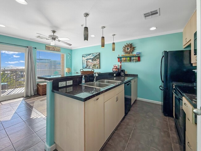 Building Photo - 9520 Seawall Blvd