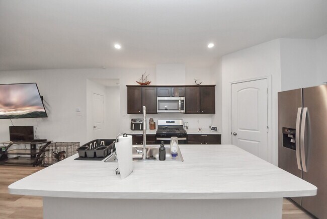 Building Photo - Like-New Legacy Park Home with Modern Style & Room to Unwind!