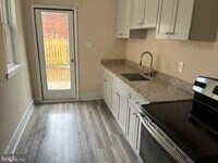 Building Photo - 226 S Regester St