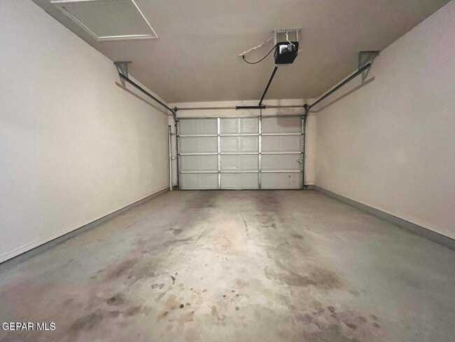 Building Photo - 913 Galaxia Dr