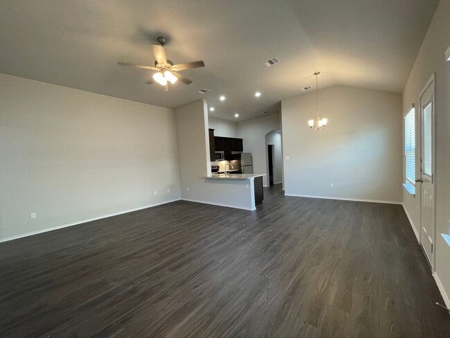 Building Photo - TOWNHOME FOR RENT