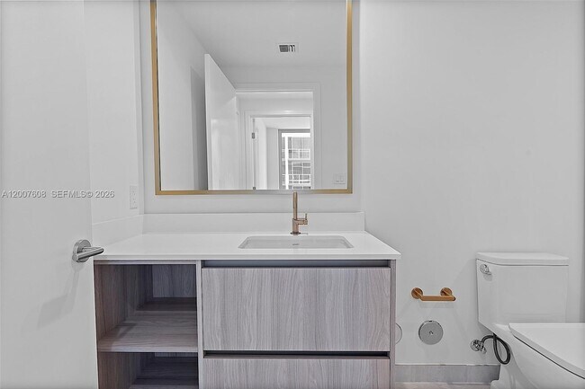 Building Photo - 77 SE 5th St