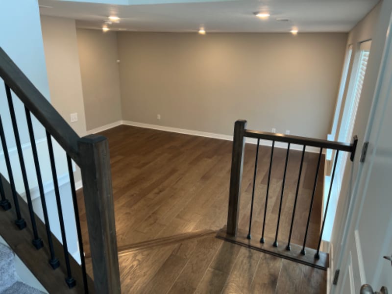 Building Photo - 677 Golborne St