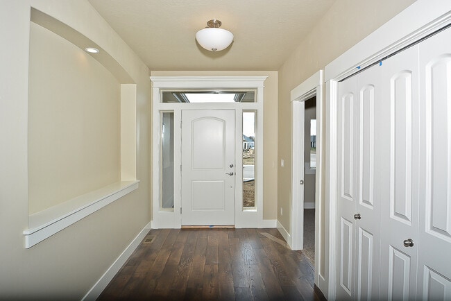 Building Photo - 4 Bedrooms 2.5 Bathrooms in Meridian