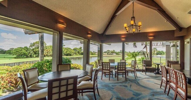 Building Photo - 13335 Cross Pointe Dr