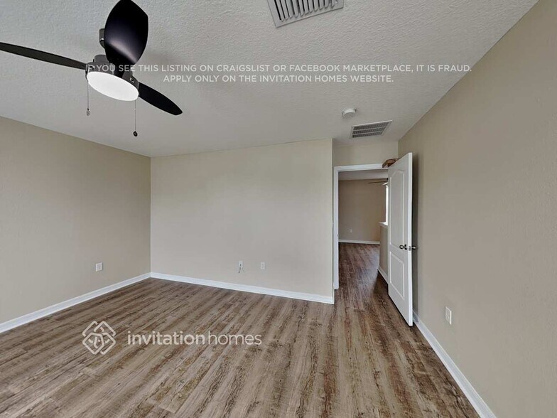 Building Photo - 10527 Whispering Hammock Dr