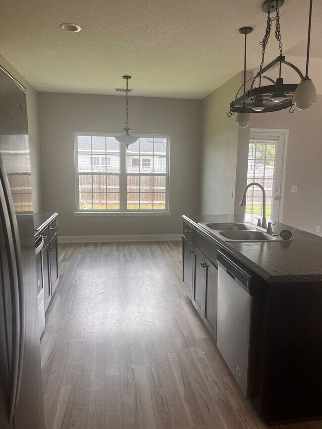 Building Photo - 128 Brasher Dr