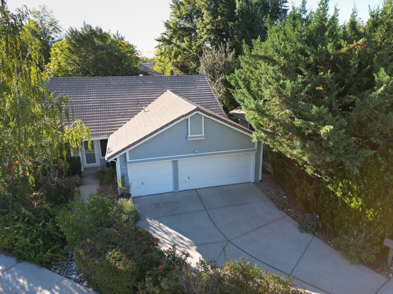 Building Photo - 1557 Bramble Ct