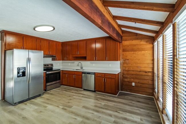 Building Photo - 8950 Western Pines Ct
