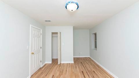 Building Photo - 6136 N Mozart St