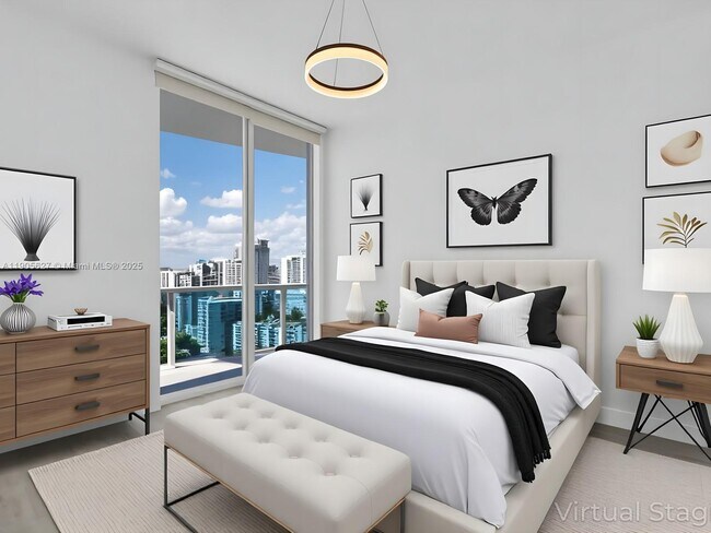 Building Photo - 725 NE 22nd St