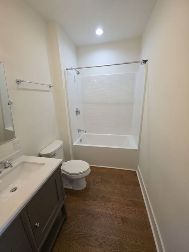 Building Photo - 3-Bedroom HOA Townhome with Pool Access Near Downtown Cookeville