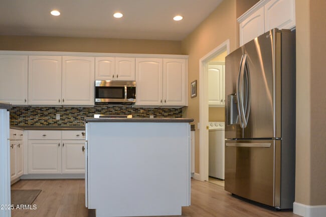 Building Photo - 13436 W La Vina Dr