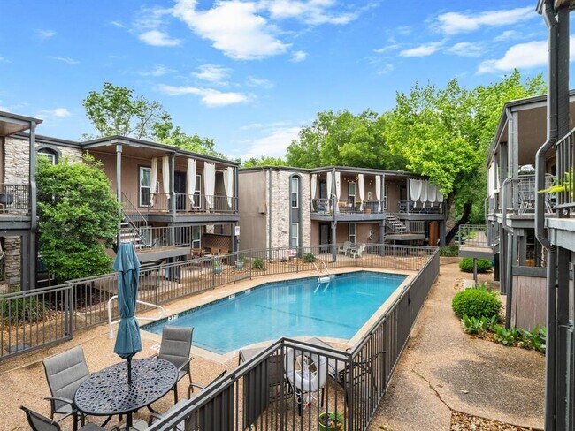 Building Photo - 5820 Berkman Dr