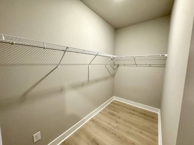 Building Photo - For Rent by Room - Seneca SC