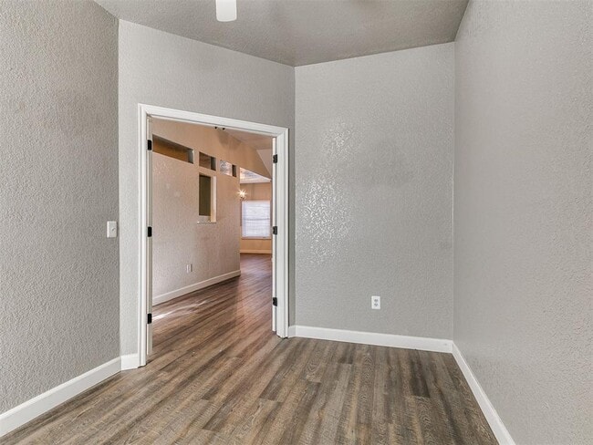 Building Photo - 617 Golden Eagle Dr