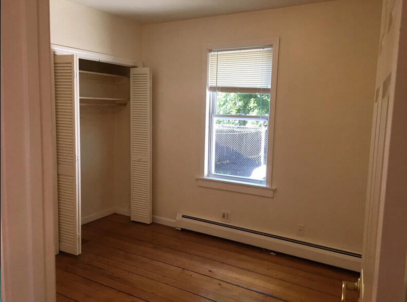 Building Photo - 1023 Branch Ave