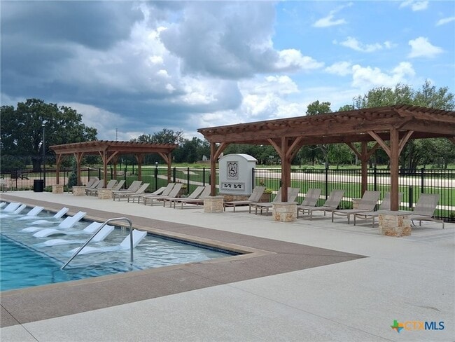 Building Photo - 253 Villars Dr