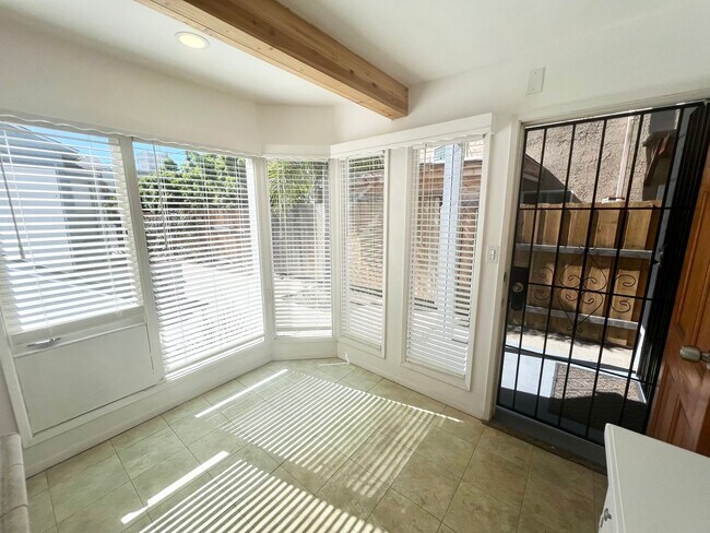 Building Photo - 1360-1364.5-13645 Pacific Beach Dr