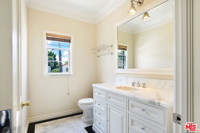 Building Photo - 155 S Rodeo Dr