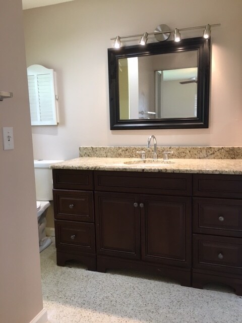 Master bath_1 - 1622 S Hermitage Rd
