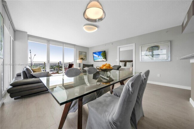 Building Photo - 2080 S Ocean Dr