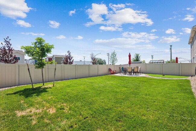 Building Photo - "Spacious 4-Bed Sanctuary with 3.5 Baths in Fountain, CO – Your Perfect Home Awaits!"
