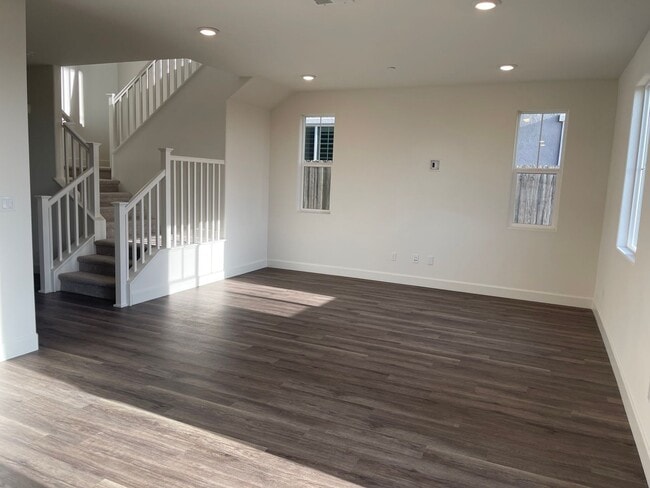 Building Photo - Like New Upscale West Roseville Home for Rent