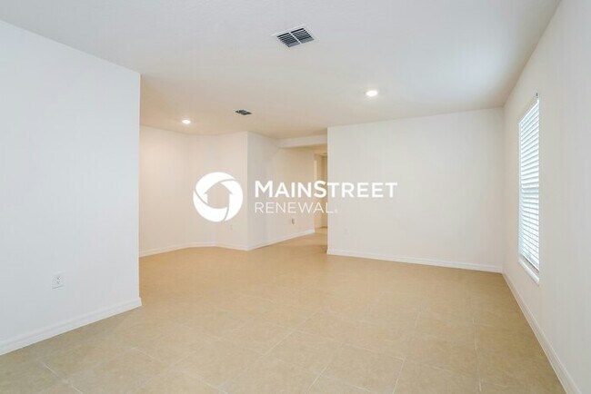 Primary Photo - 4 Bedroom Pet-Friendly Home in Mascotte, F...