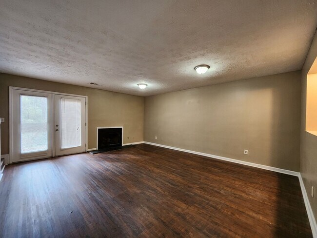 Building Photo - 3547 Main Station Dr SW